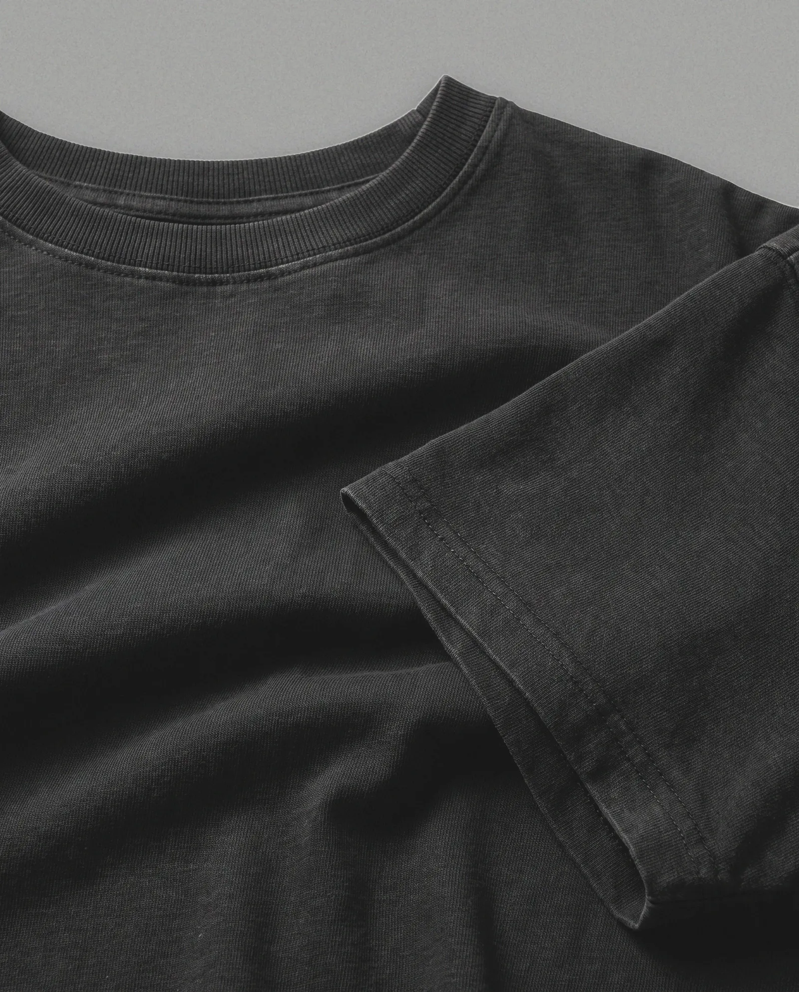 NINE BOROUGH in BLACK WASHED OUT, Stoff- und Farbdetail